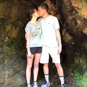 Meet your Posher, Hunter